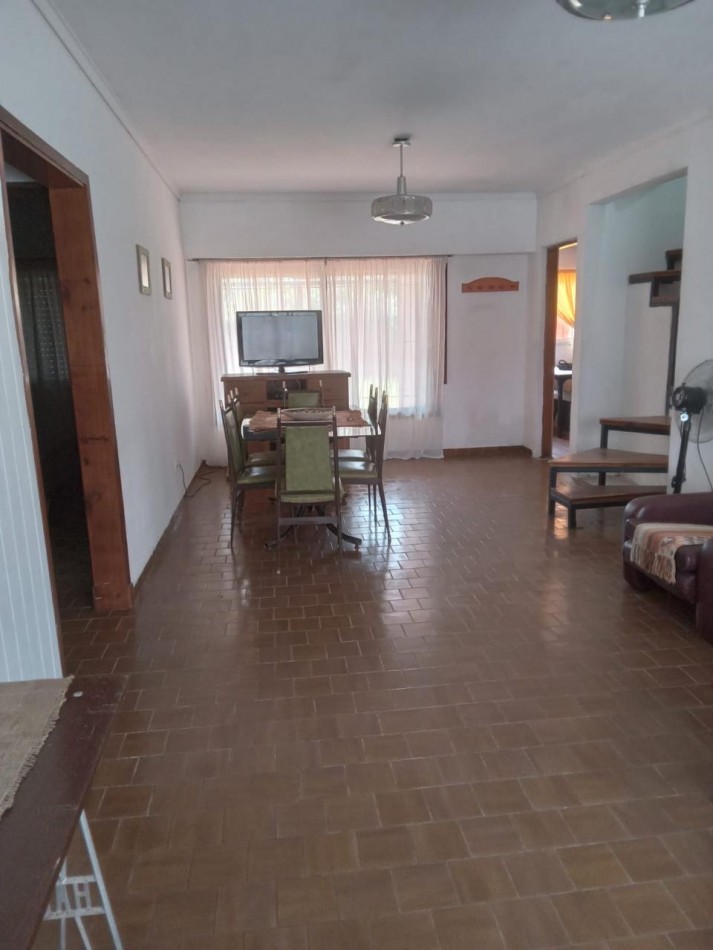 Vendo casa de 5 ambientes Zona Faro